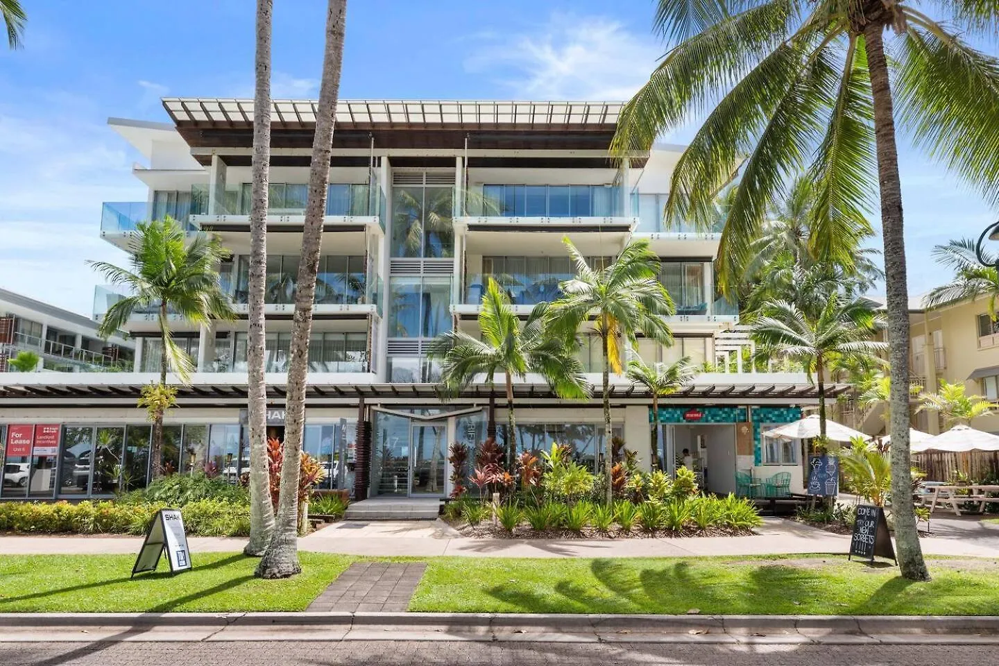 Drift Beachfront Oasis - A Panoramic Resort Getaway Palm Cove Australia